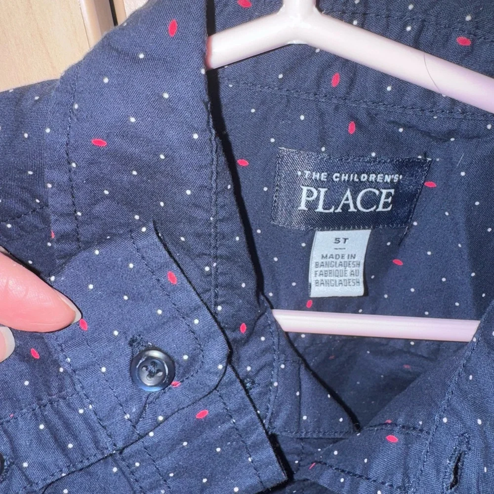 The Children’s Place Boys 5T Navy Polka Dot Button Down Shirt